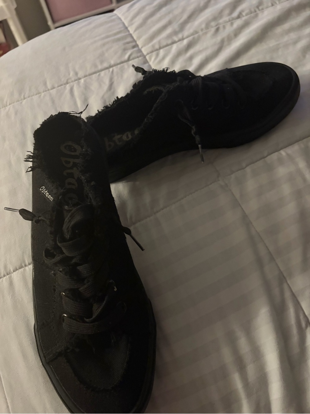 Black Women's Casual Frayed Canvas Sneakers - Unknown Brand